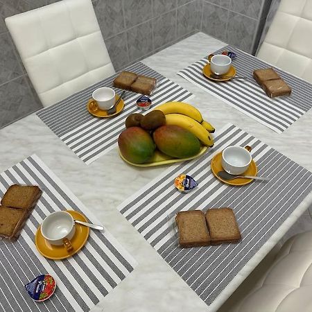 Casa Eleonora: A 5 Min Dal Mare + Free Parking Appartement Ventimiglia Buitenkant foto