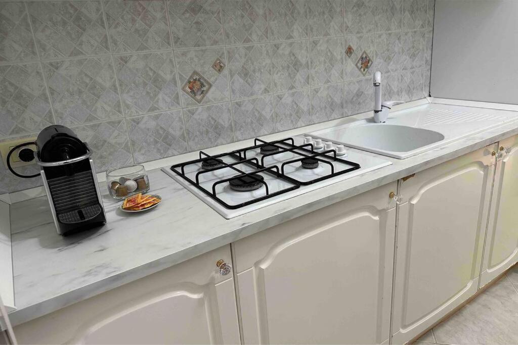 Casa Eleonora: A 5 Min Dal Mare + Free Parking Appartement Ventimiglia Buitenkant foto