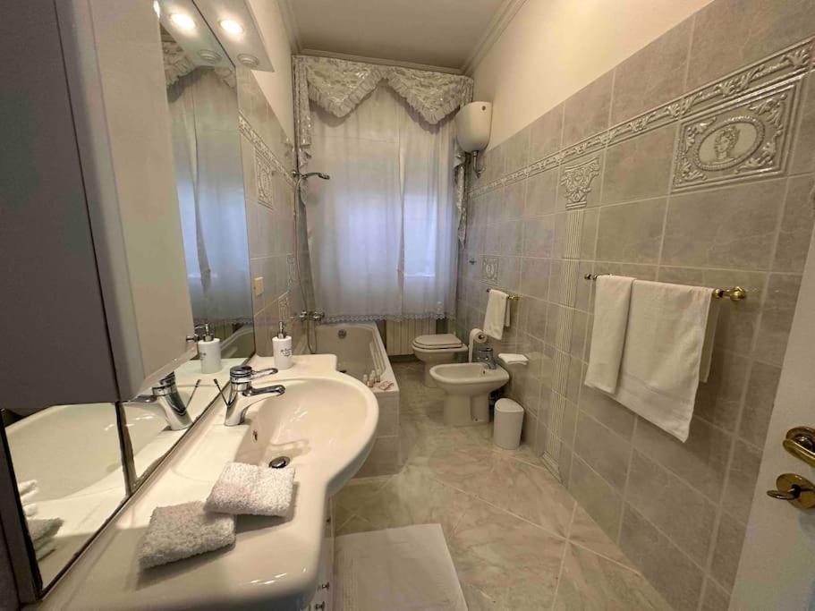 Casa Eleonora: A 5 Min Dal Mare + Free Parking Appartement Ventimiglia Buitenkant foto